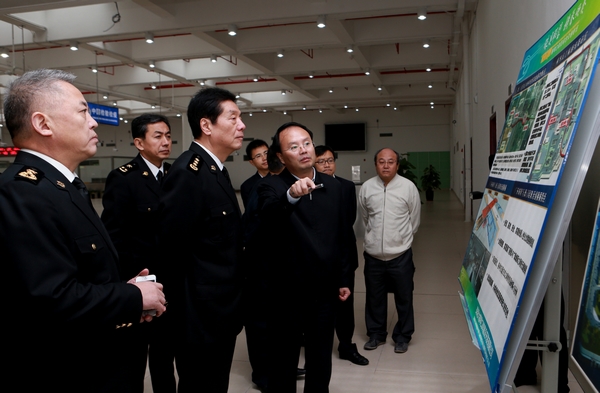 海关总署署长于广洲出席拱北海关关长任职仪式(图)